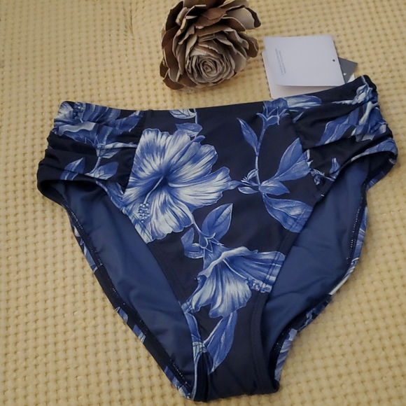 LA BLANCA | Navy Blue Floral Bikini. Sz. 6 - Picture 7 of 12